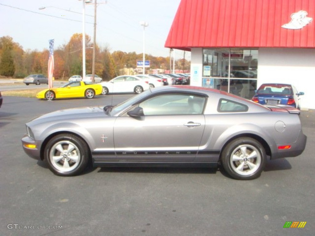 2007 Mustang V6 Deluxe Coupe - Tungsten Grey Metallic / Light Graphite photo #2