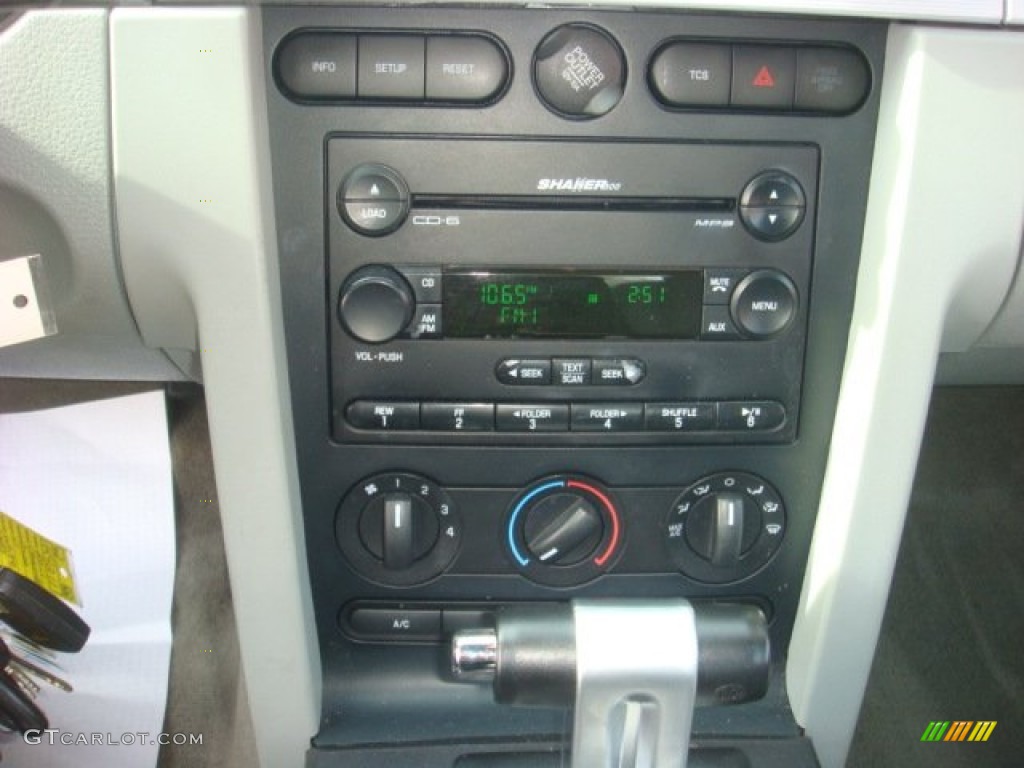 2007 Mustang V6 Deluxe Coupe - Tungsten Grey Metallic / Light Graphite photo #13