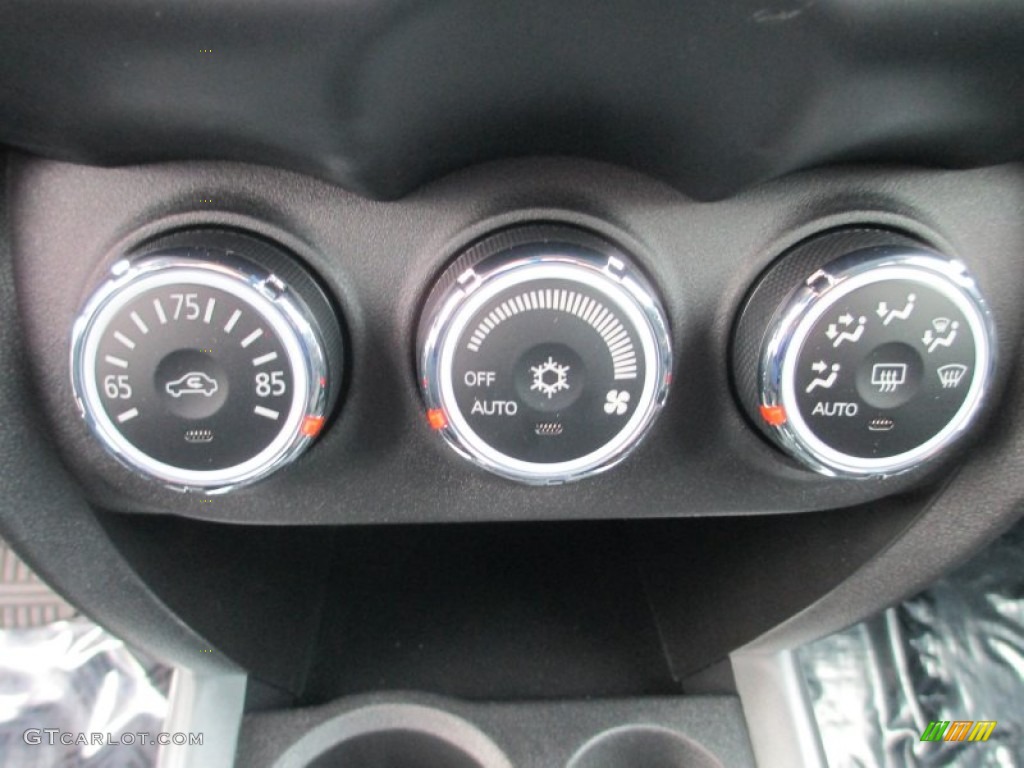 2013 Mitsubishi Outlander Sport SE Controls Photo #73602611