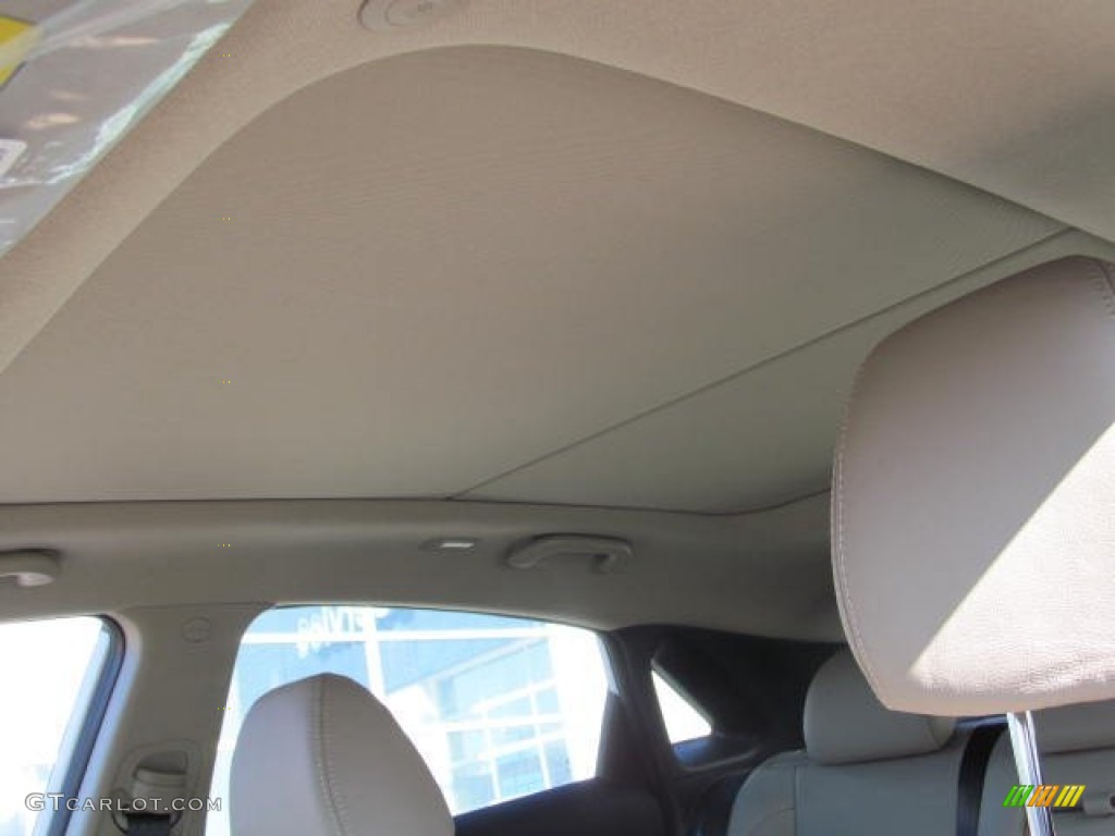 2013 Elantra GT - Monaco White / Beige photo #5