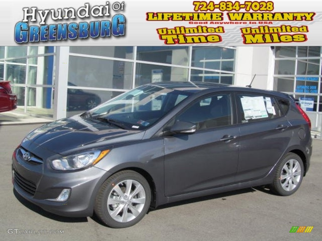 2013 Accent SE 5 Door - Cyclone Gray / Black photo #1