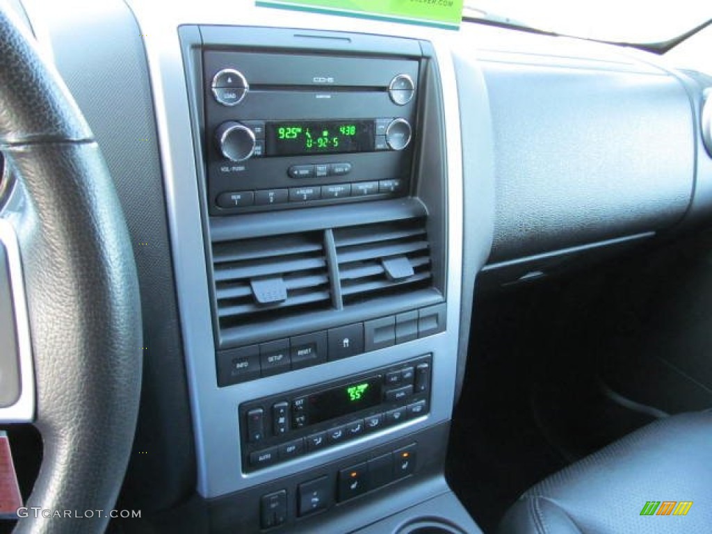 2010 Mercury Mountaineer V6 Premier AWD Controls Photo #73606214
