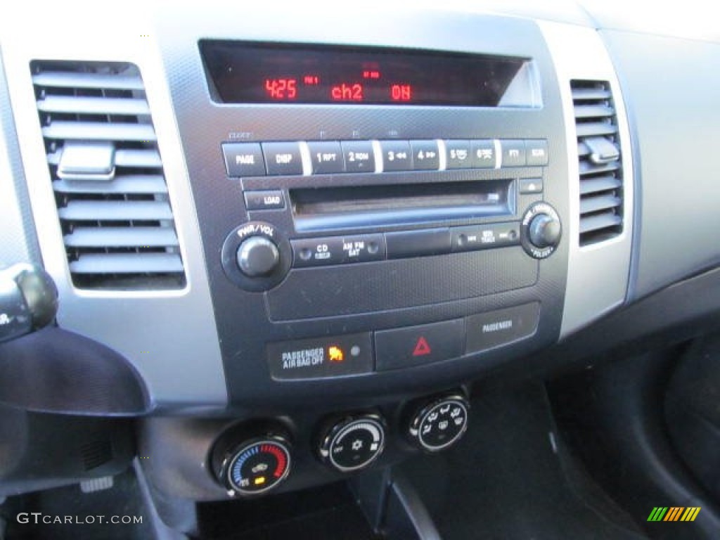 2008 Mitsubishi Outlander ES 4WD Controls Photo #73607096