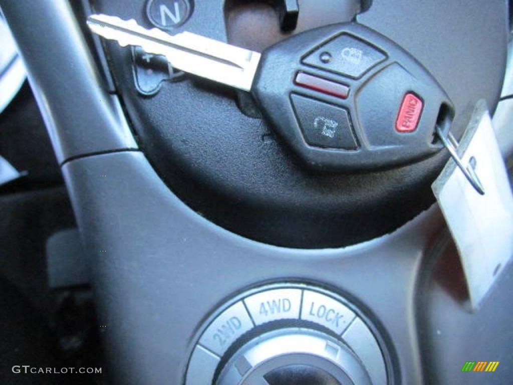 2008 Mitsubishi Outlander ES 4WD Keys Photo #73607137
