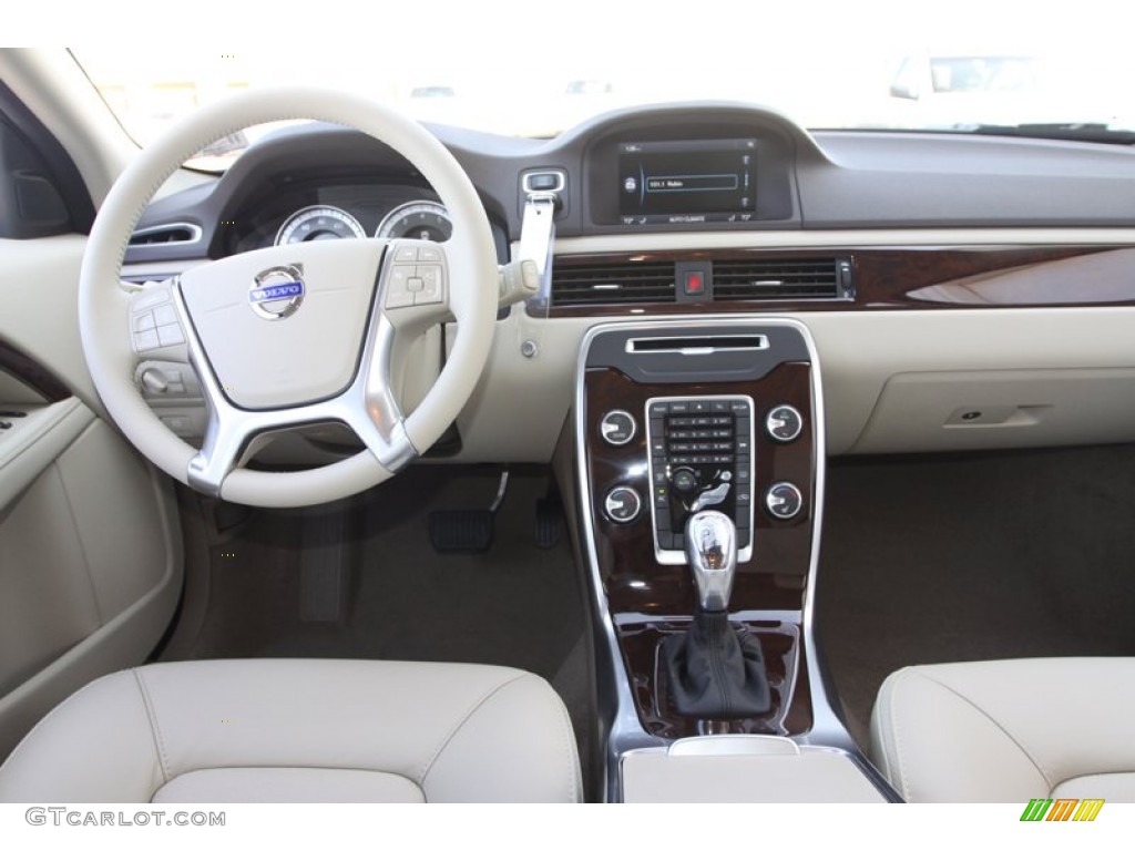 2013 Volvo XC70 3.2 Sandstone Dashboard Photo #73610635