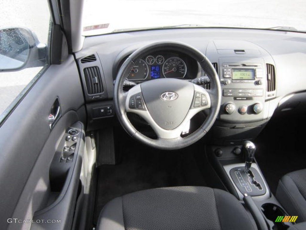 2009 Elantra Touring - Quicksilver / Black photo #15