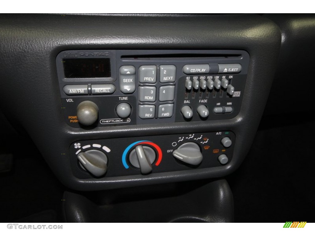 1997 Pontiac Sunfire SE Convertible Controls Photo #73614128