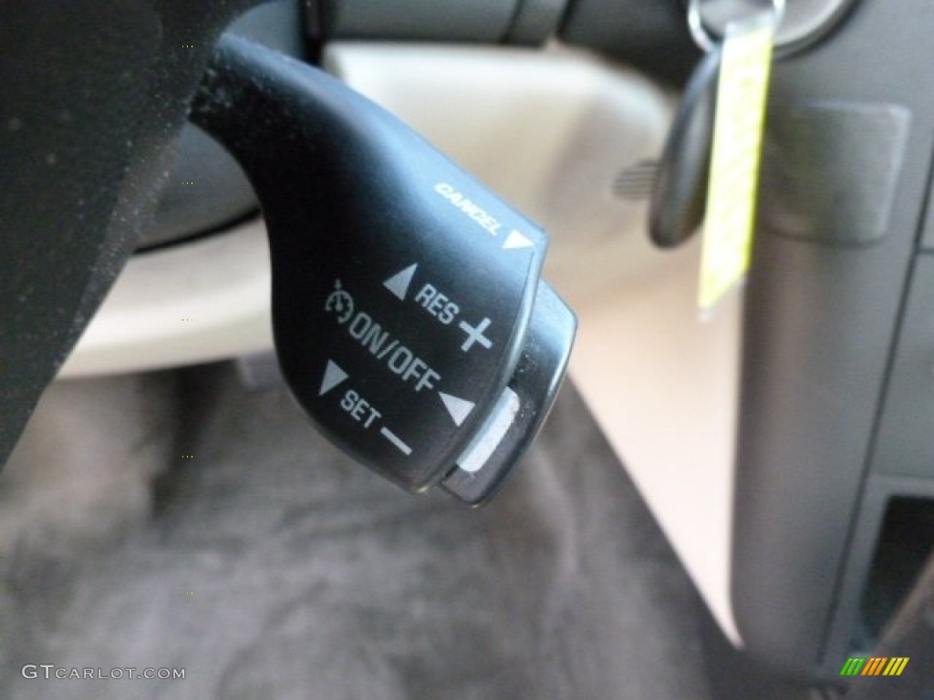 2005 Pontiac Grand Prix Sedan Controls Photo #73614704