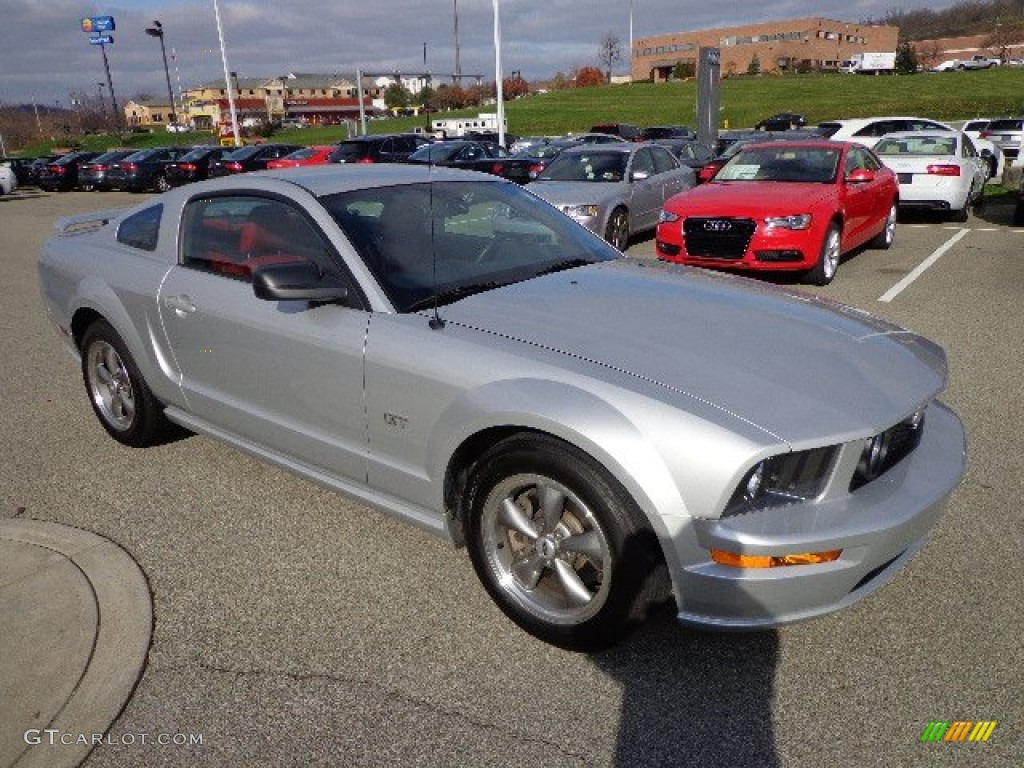 2005 Mustang GT Premium Coupe - Satin Silver Metallic / Red Leather photo #9
