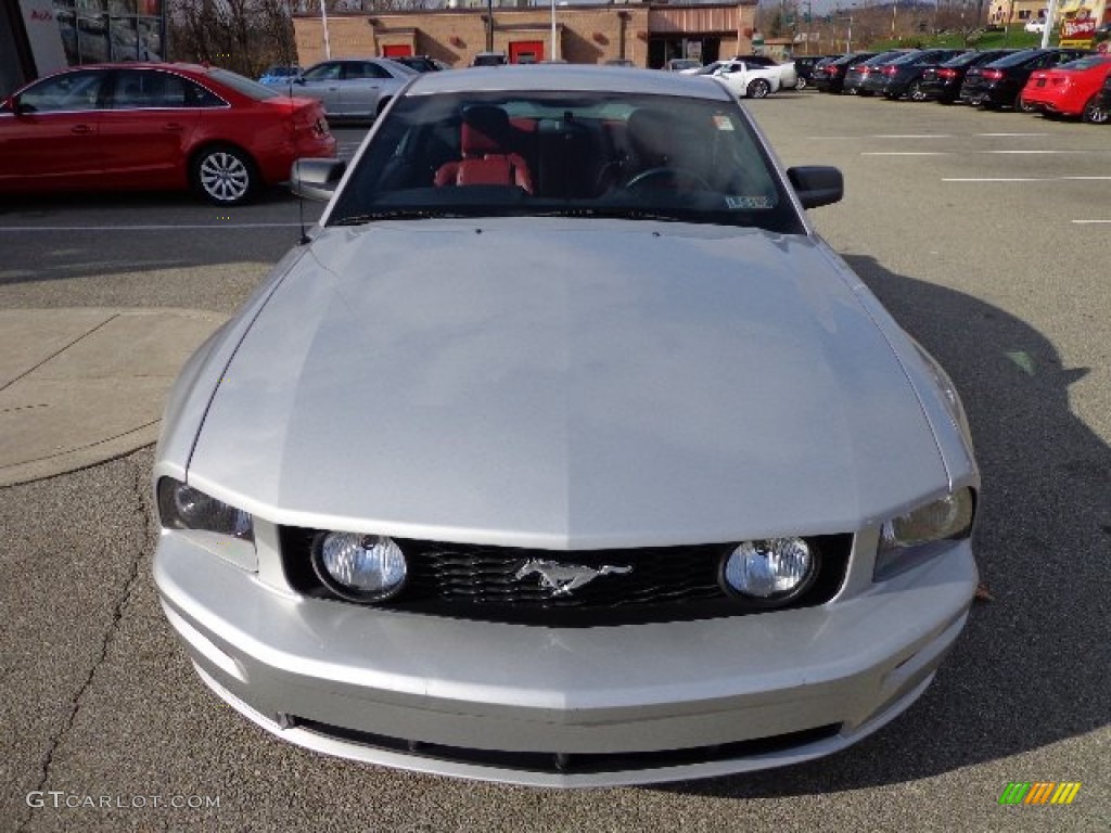 2005 Mustang GT Premium Coupe - Satin Silver Metallic / Red Leather photo #10