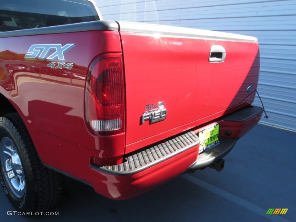 2004 F150 STX Heritage SuperCab 4x4 - Bright Red / Heritage Graphite Grey photo #18