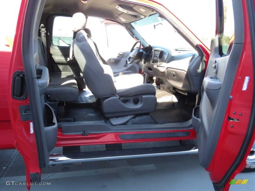 2004 F150 STX Heritage SuperCab 4x4 - Bright Red / Heritage Graphite Grey photo #20