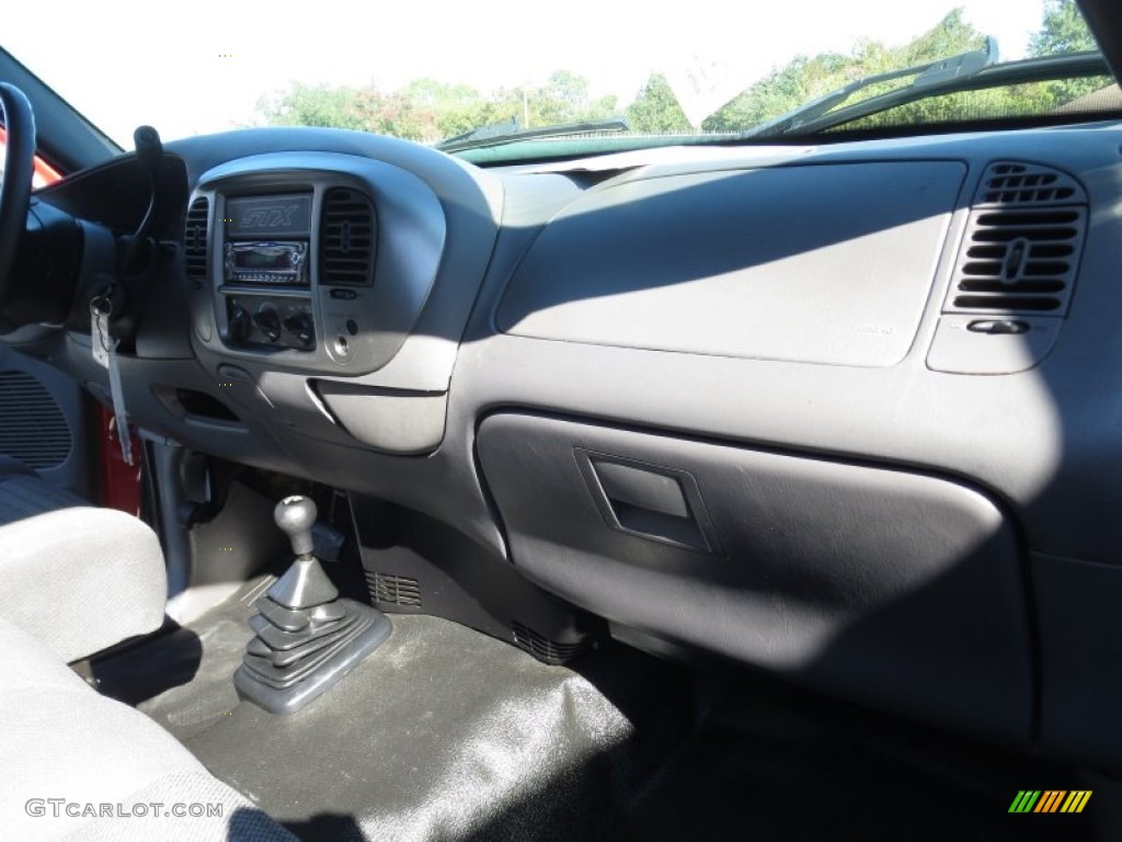 2004 F150 STX Heritage SuperCab 4x4 - Bright Red / Heritage Graphite Grey photo #22