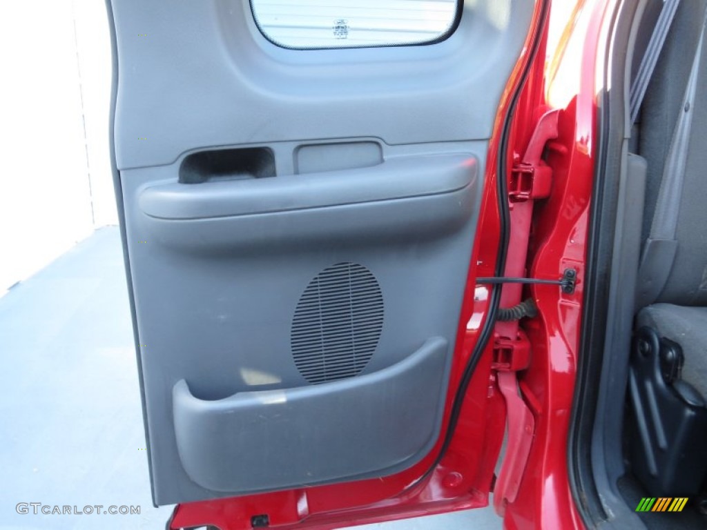 2004 F150 STX Heritage SuperCab 4x4 - Bright Red / Heritage Graphite Grey photo #24