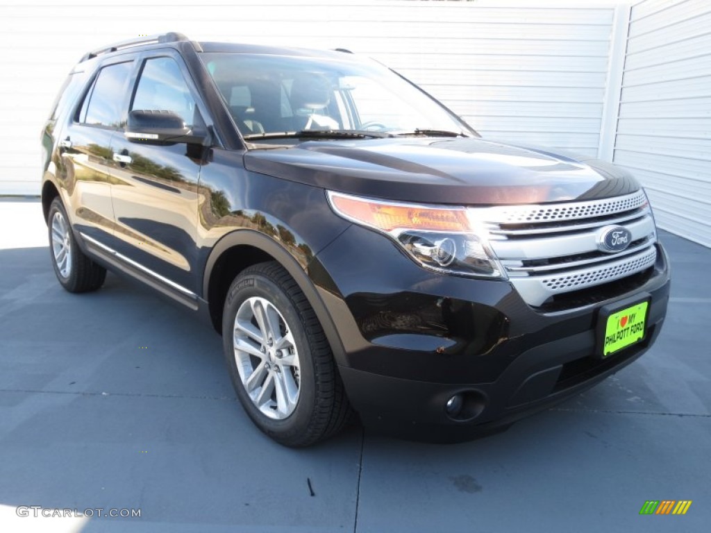 Kodiak Brown Metallic Ford Explorer