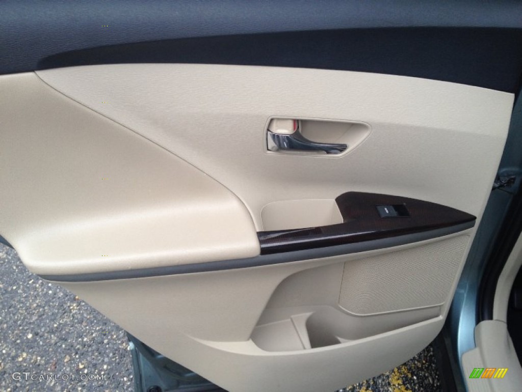 2010 Toyota Venza V6 Ivory Door Panel Photo #73620617