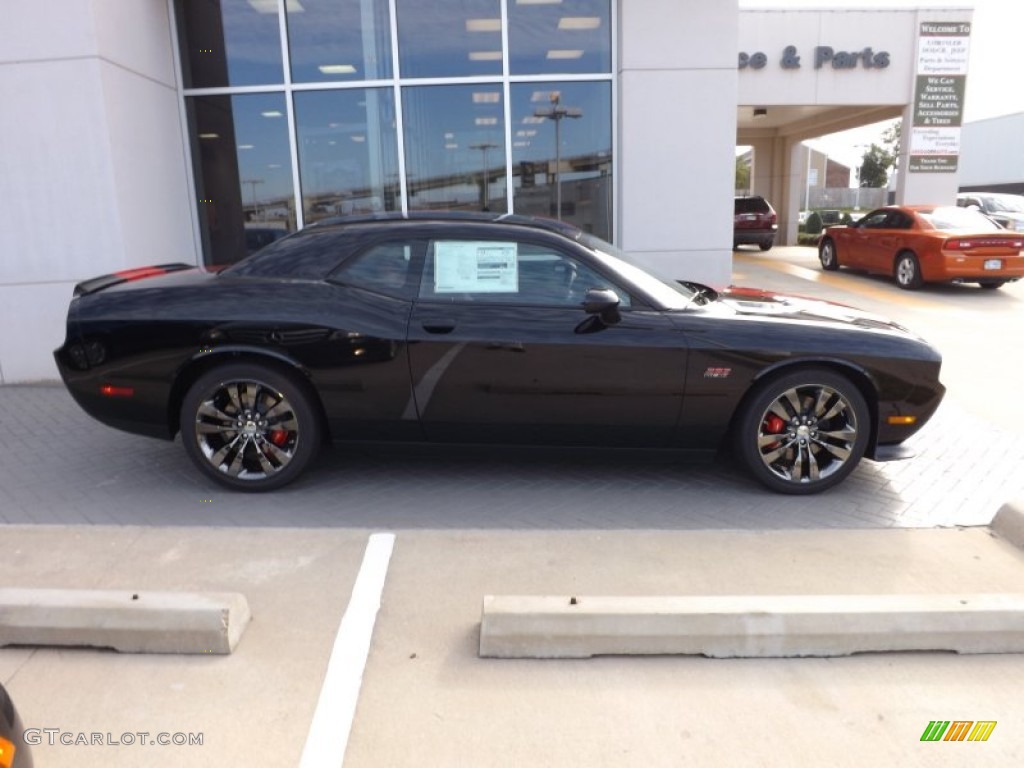 2013 Challenger SRT8 392 - Pitch Black / Radar Red/Dark Slate Gray photo #4