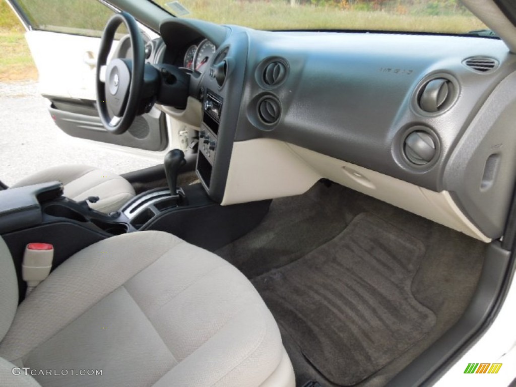2005 Pontiac Grand Prix Sedan Parchment/Dark Pewter Dashboard Photo #73631909