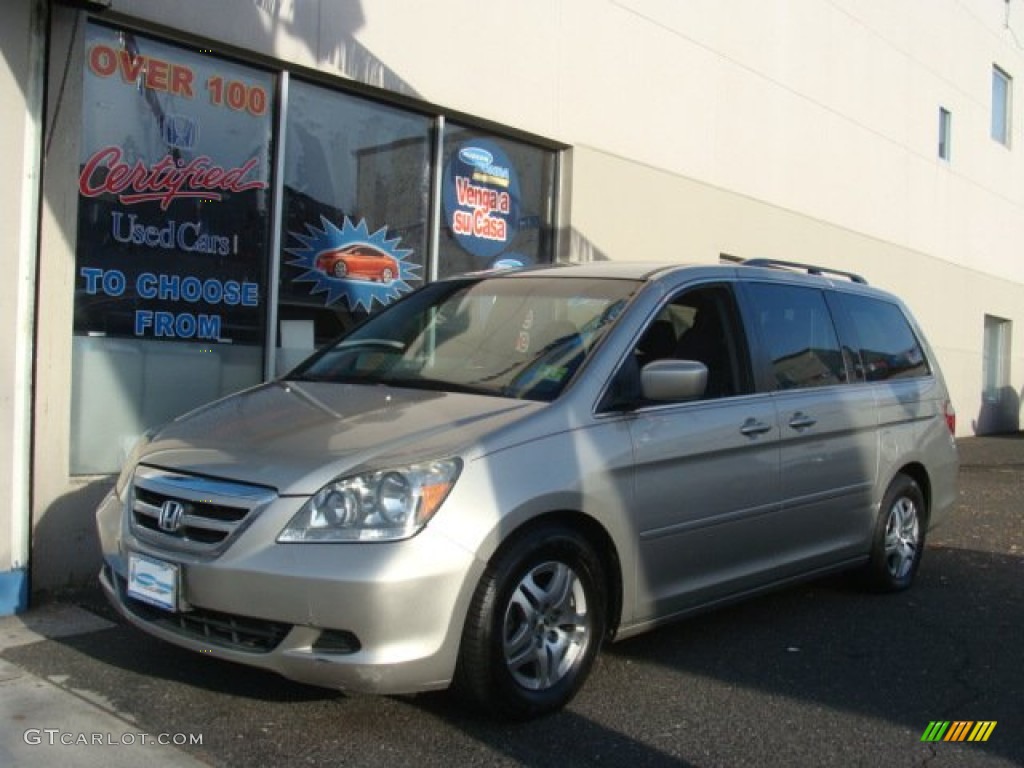 Desert Rock Metallic Honda Odyssey