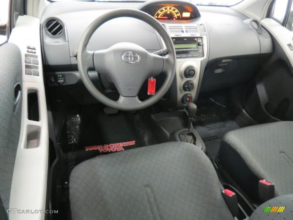 2009 Yaris 5 Door Liftback - Carmine Red Metallic / Dark Charcoal photo #5