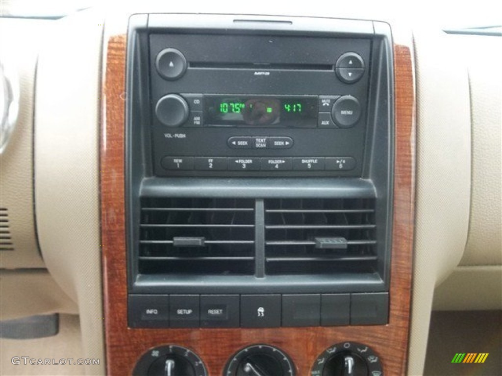 2007 Ford Explorer Eddie Bauer Audio System Photo #73637606