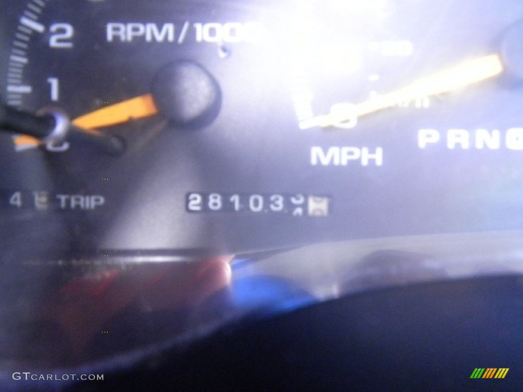 1999 Tahoe LT 4x4 - Victory Red / Gray photo #18