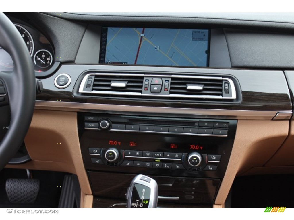 2012 BMW 7 Series 750Li Sedan Controls Photo #73641444