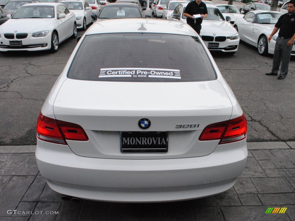 2010 3 Series 328i Coupe - Alpine White / Black photo #8