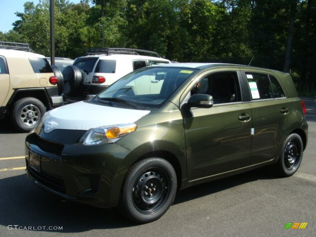 2012 xD  - Amazon Green Metallic / Dark Charcoal photo #13