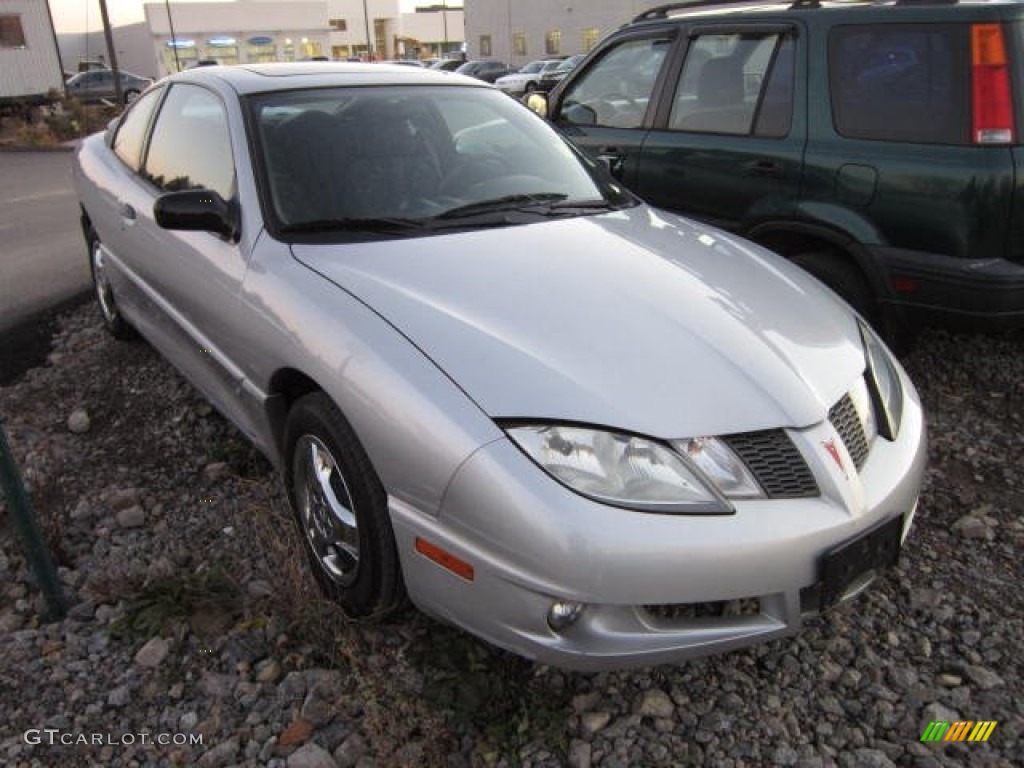 2003 Sunfire  - Ultra Silver Metallic / Graphite photo #1