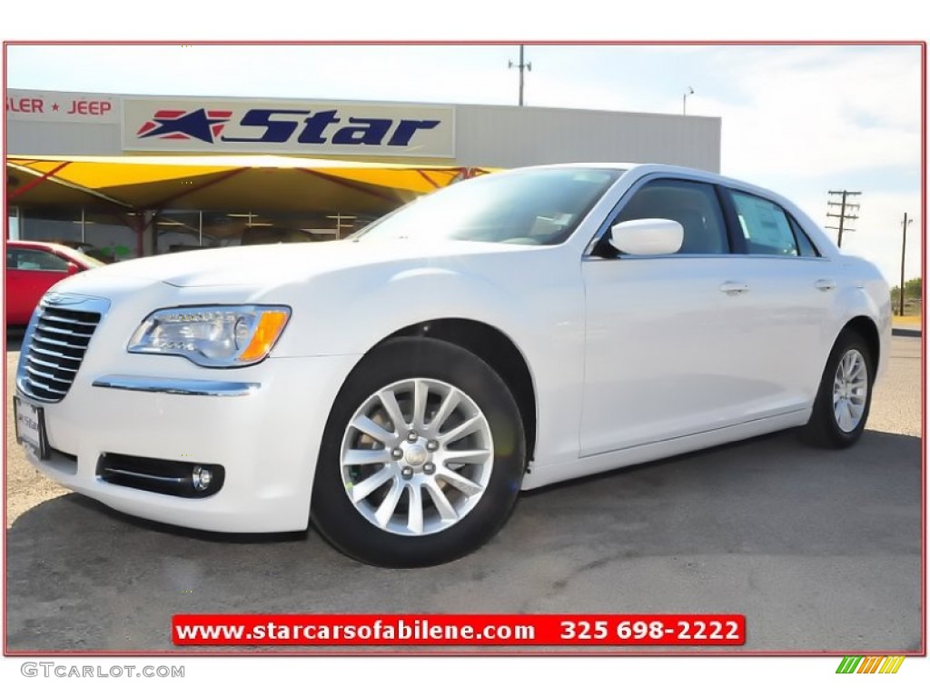 Ivory Tri-Coat Pearl Chrysler 300