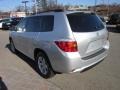 Sandy Beach Metallic - Highlander V6 4WD Photo No. 3
