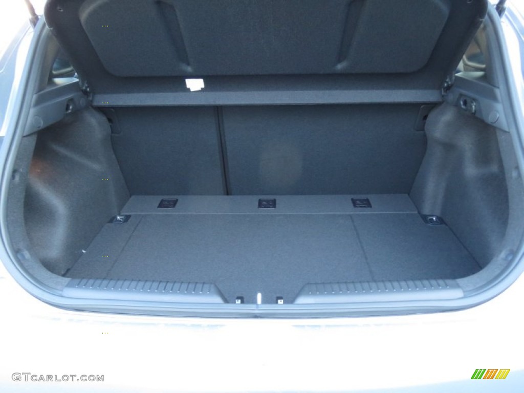 2013 Hyundai Elantra GT Trunk Photo #73654362