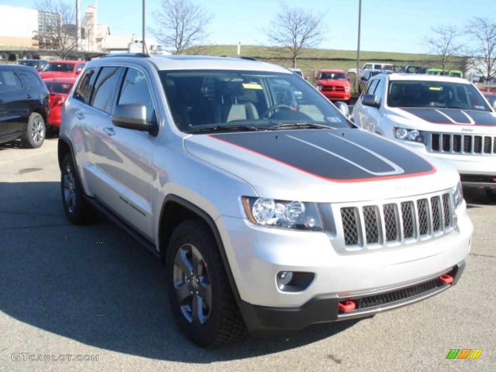 2013 Grand Cherokee Trailhawk 4x4 - Bright Silver Metallic / Trailhawk Black/Red Stitching photo #4