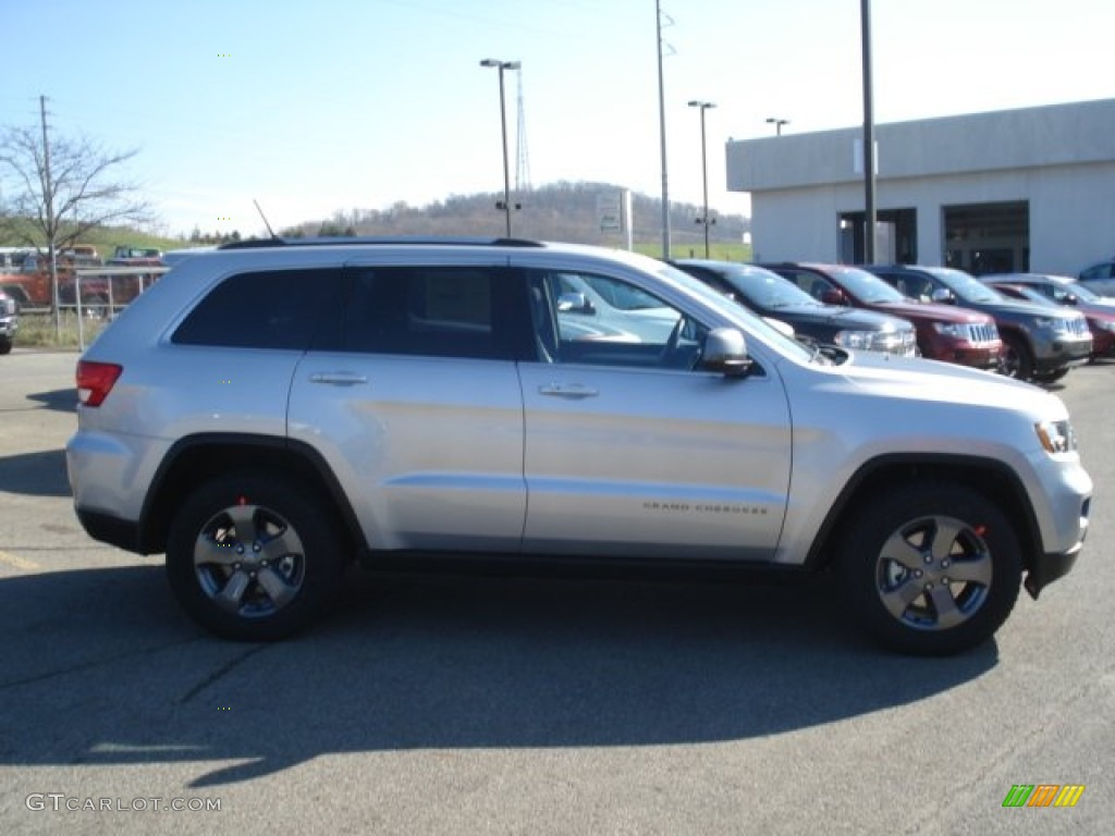 2013 Grand Cherokee Trailhawk 4x4 - Bright Silver Metallic / Trailhawk Black/Red Stitching photo #5