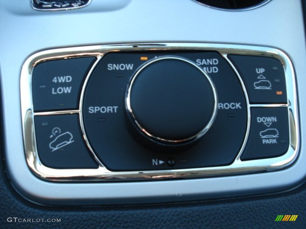 2013 Jeep Grand Cherokee Trailhawk 4x4 Controls Photo #73654835