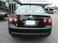 Black - Jetta SE Sedan Photo No. 5