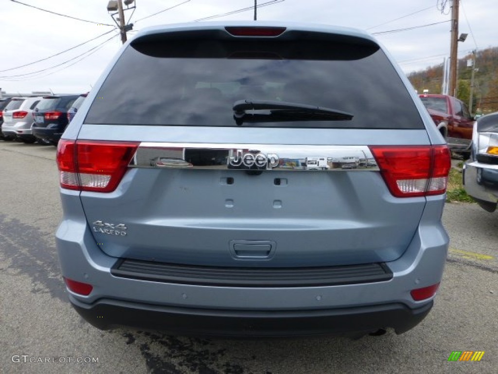 2013 Grand Cherokee Laredo X Package 4x4 - Winter Chill Pearl / Black photo #4