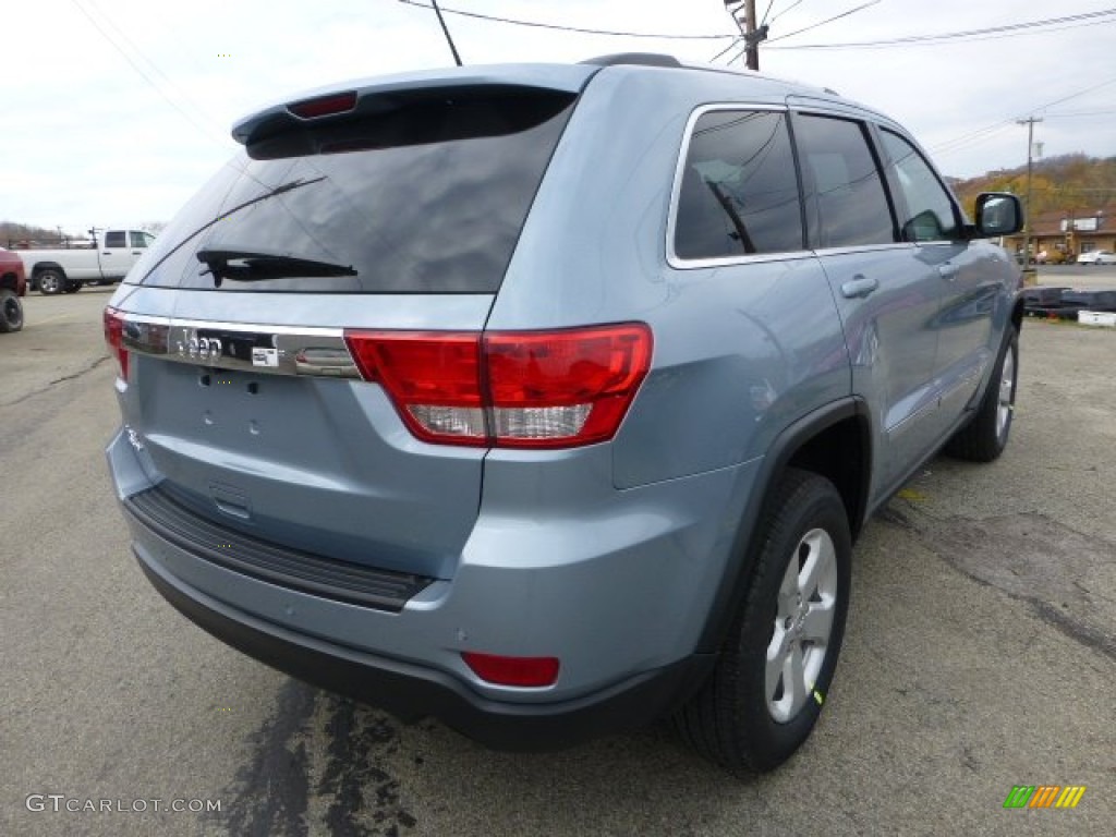 2013 Grand Cherokee Laredo X Package 4x4 - Winter Chill Pearl / Black photo #5