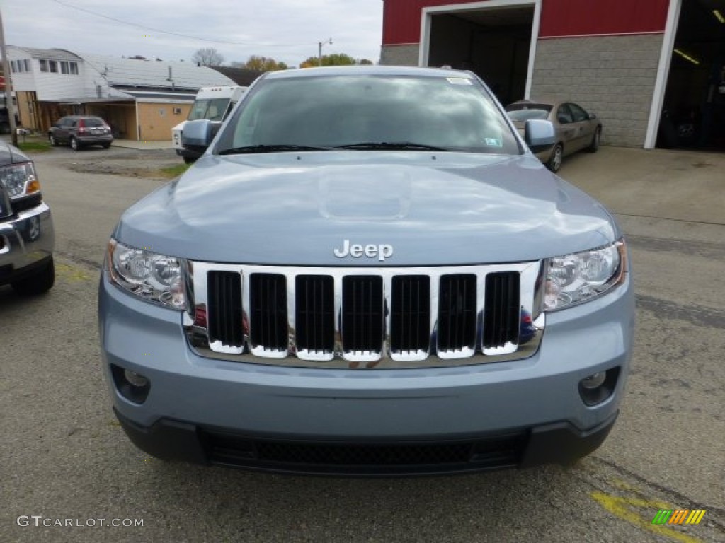2013 Grand Cherokee Laredo X Package 4x4 - Winter Chill Pearl / Black photo #7
