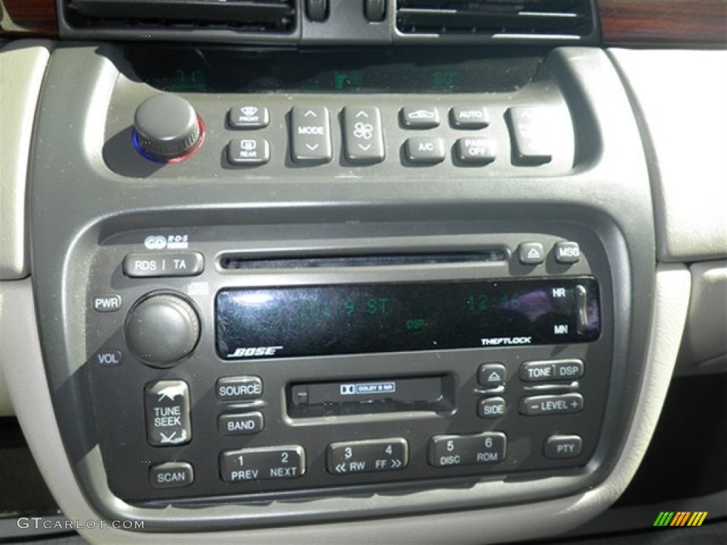 2005 Cadillac DeVille DHS Controls Photo #73667124