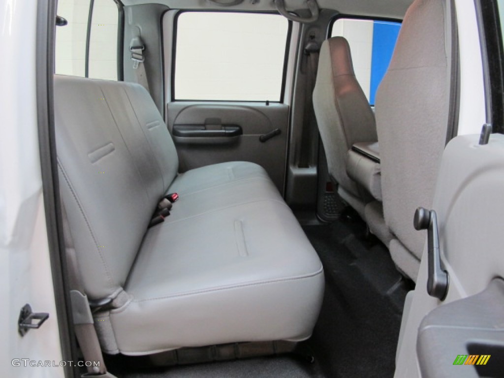 2006 Ford F350 Super Duty XL Crew Cab 4x4 Rear Seat Photo #73667127