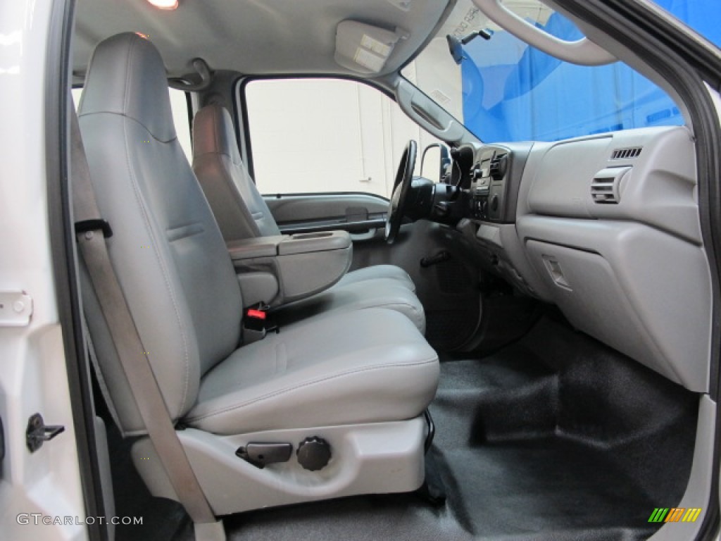 Medium Flint Interior 2006 Ford F350 Super Duty XL Crew Cab 4x4 Photo #73667163