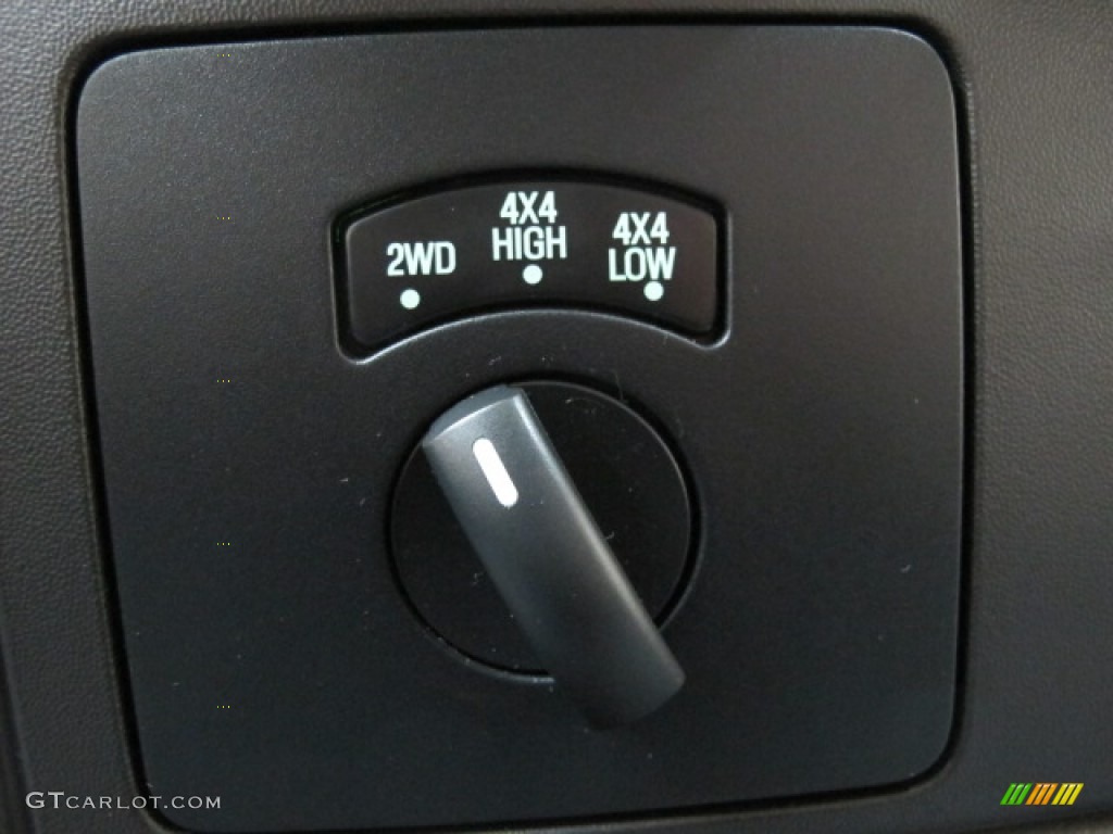 2006 Ford F350 Super Duty XL Crew Cab 4x4 Controls Photo #73667319