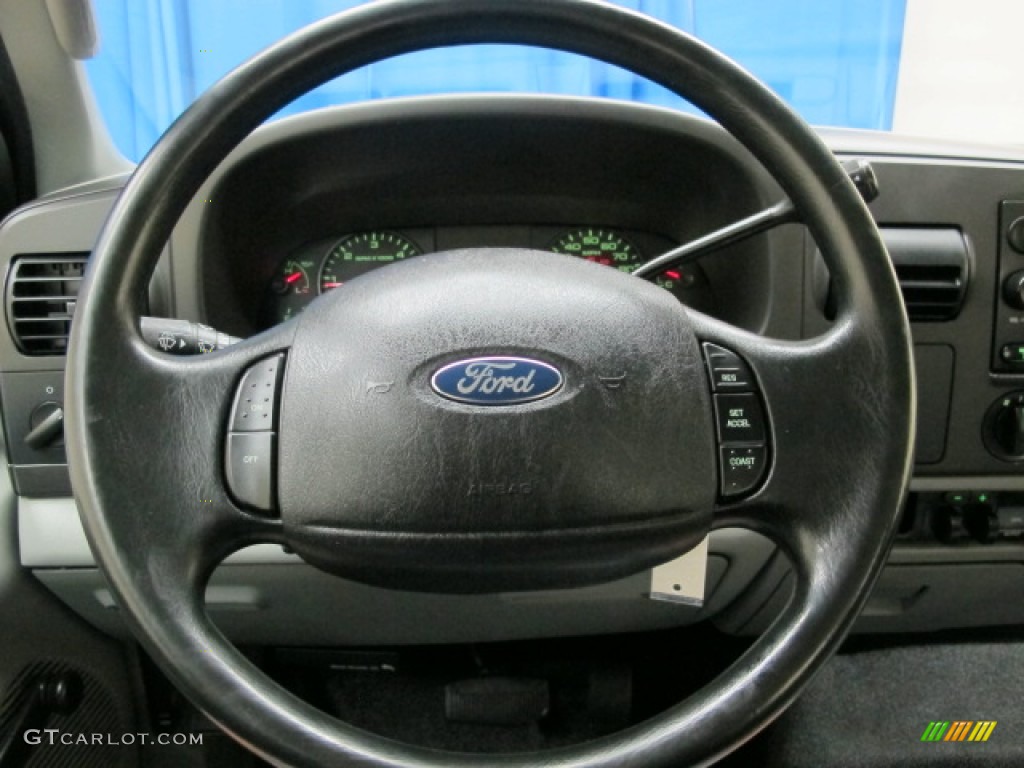 2006 Ford F350 Super Duty XL Crew Cab 4x4 Medium Flint Steering Wheel Photo #73667358