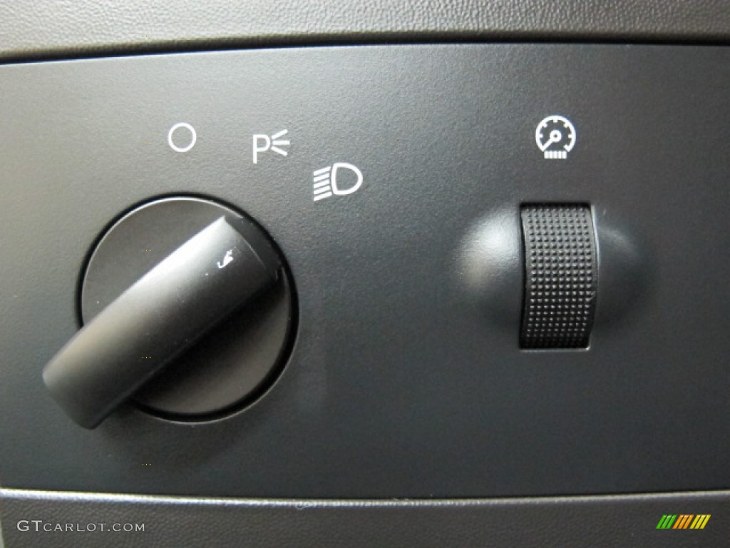 2006 Ford F350 Super Duty XL Crew Cab 4x4 Controls Photos