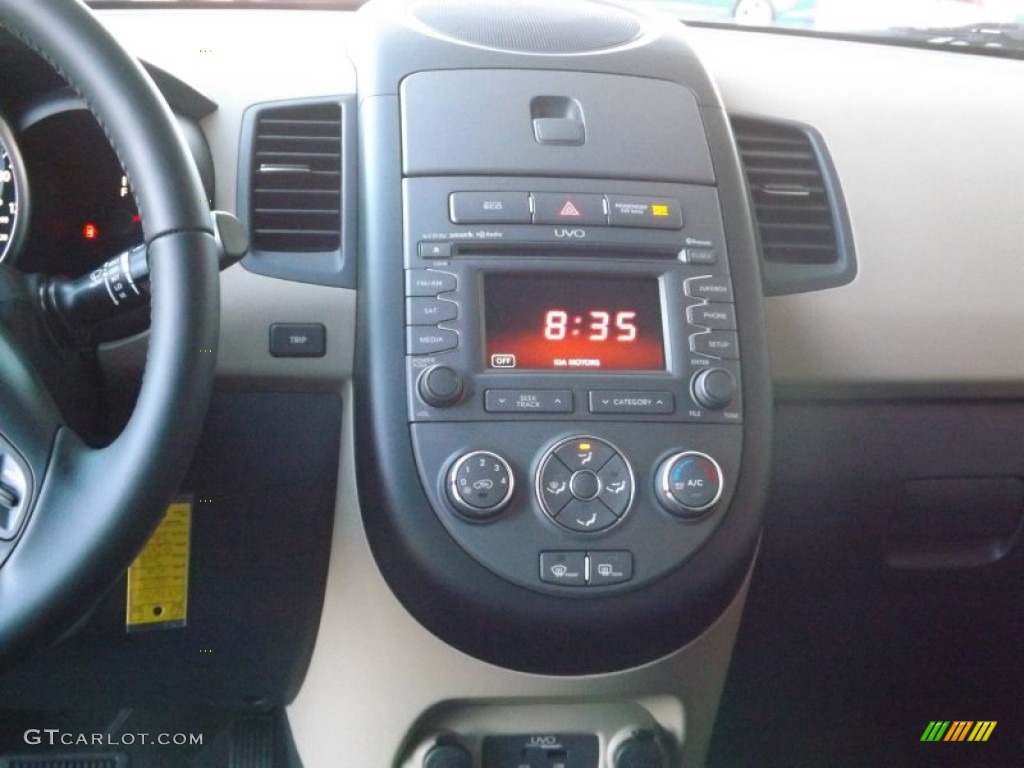 2013 Kia Soul ! Controls Photo #73668534
