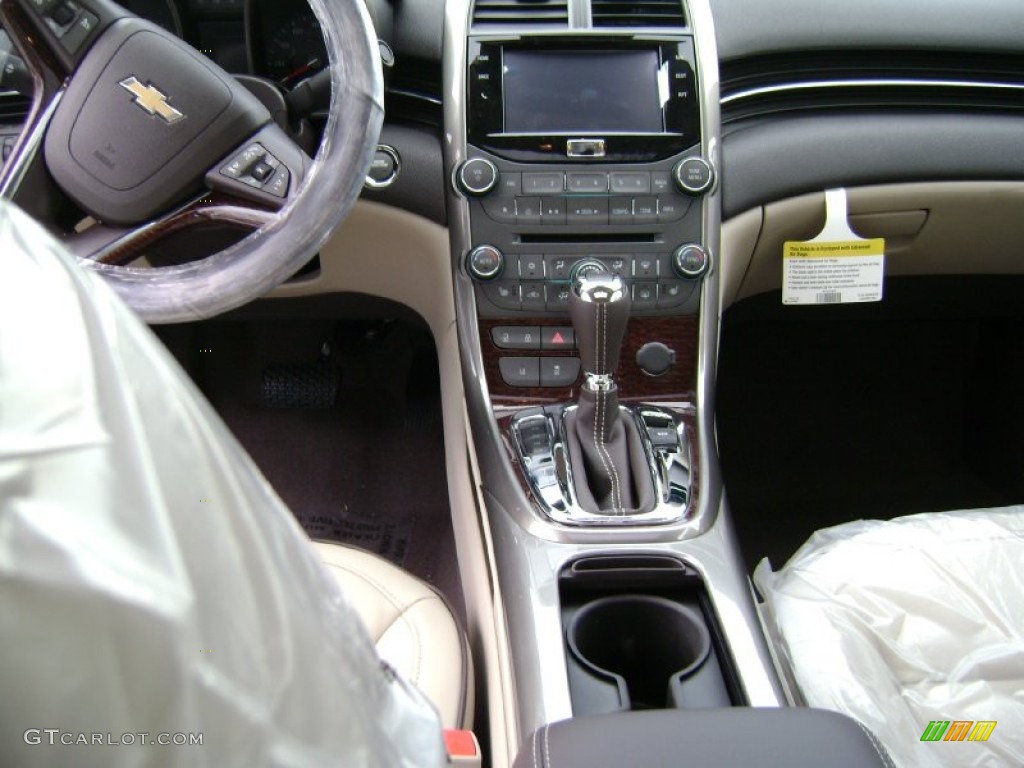 2013 Chevrolet Malibu LTZ Controls Photo #73669833