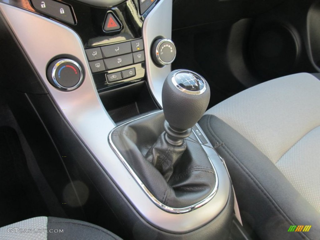 2013 Chevrolet Cruze LS 6 Speed Manual Transmission Photo #73671231