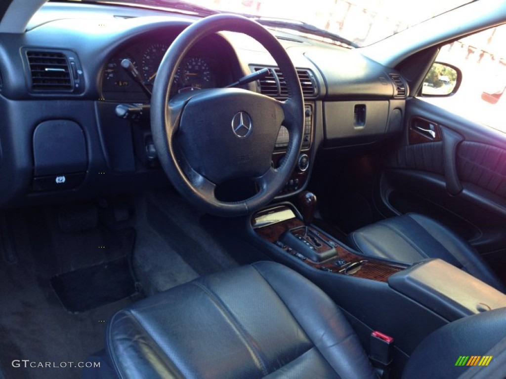 2005 ML 500 4Matic - Black / Charcoal photo #22